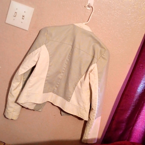 Gray and white leather jacket - Picture 2 of 2